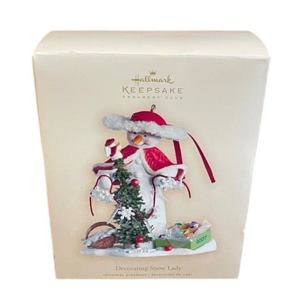 Hallmark Decorating Snow Lady‎ 2007 NEW Christmas Ornament keepsake snowman